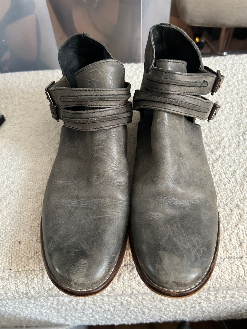 Distressed Women’s Gray leather ankle boot